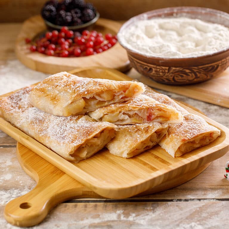 Învârtită cu Mere și Scorțișoară