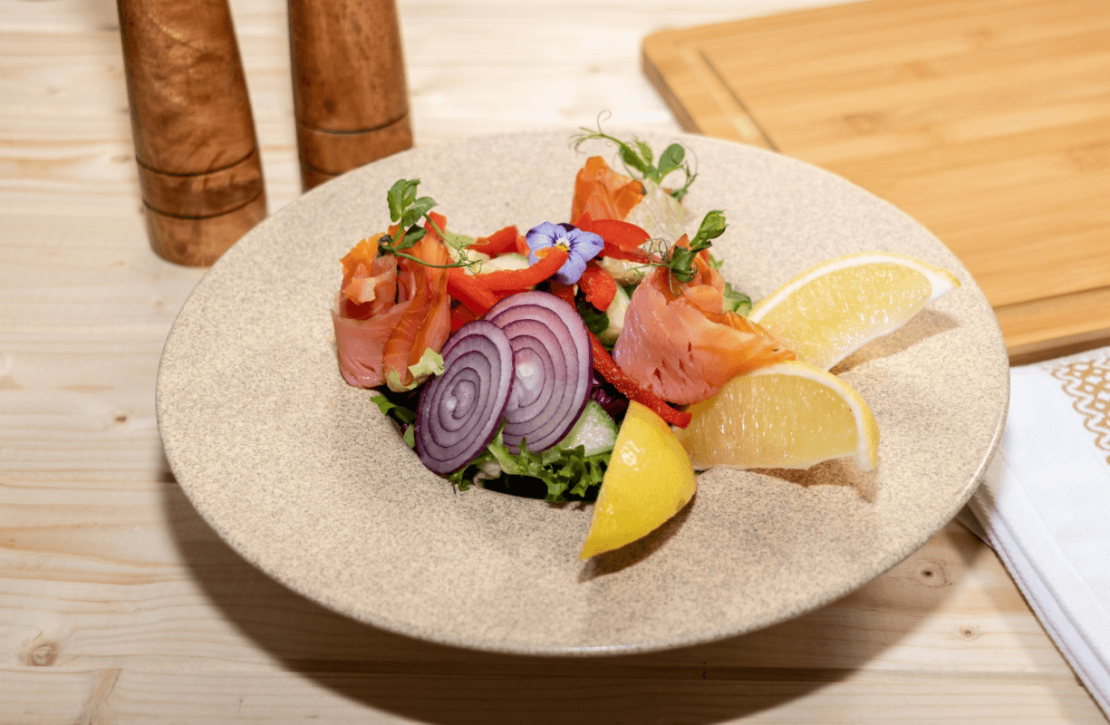 SALATA CU SOMON FUME